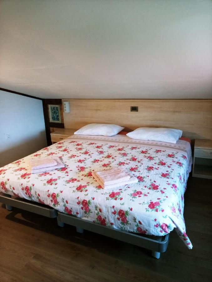Apartments Pomjan Pogled Na Gore Екстериор снимка